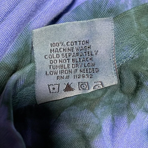 Custom tie dye handmade Blue and Green Tie-Dye T-Shirt - Picture 5 of 5